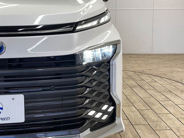 TOYOTA VOXY HYBRID 2023 Image 31