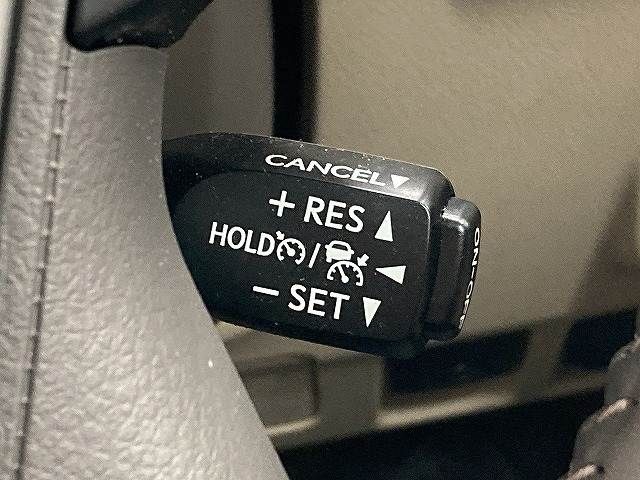 TOYOTA LANDCRUISER PRADO 2023 Image 31