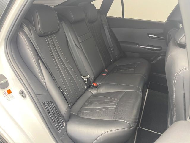 TOYOTA CROWN SEDAN HYBRID 2022 Image 31