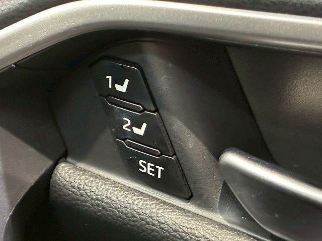 TOYOTA RAV4 HYBRID 4WD 2022 Image 31