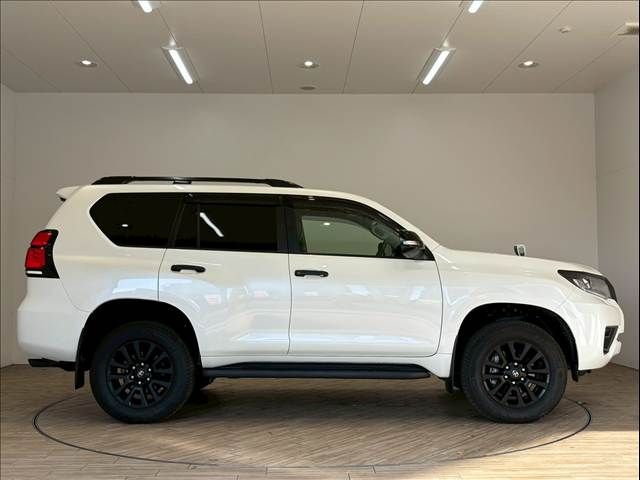 TOYOTA LANDCRUISER PRADO 2023 Image 31
