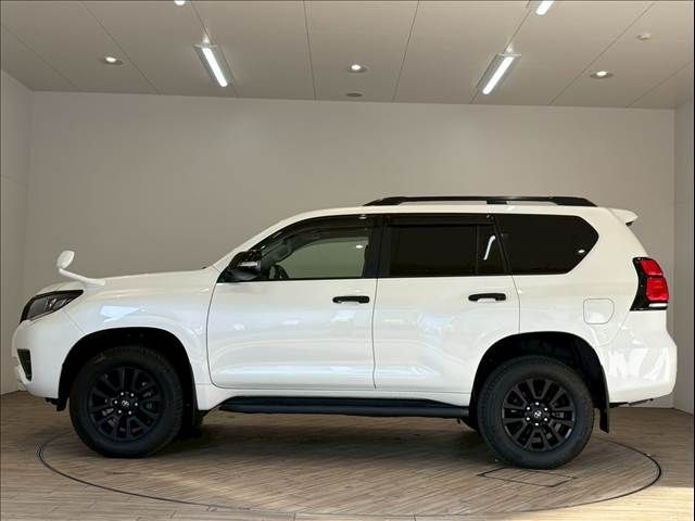 TOYOTA LANDCRUISER PRADO 2023 Image 31