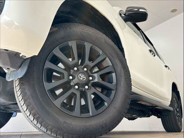 TOYOTA LANDCRUISER PRADO 2023 Image 31