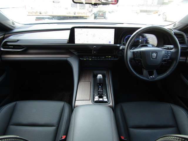 TOYOTA CROWN SEDAN HYBRID 2024 Image 31