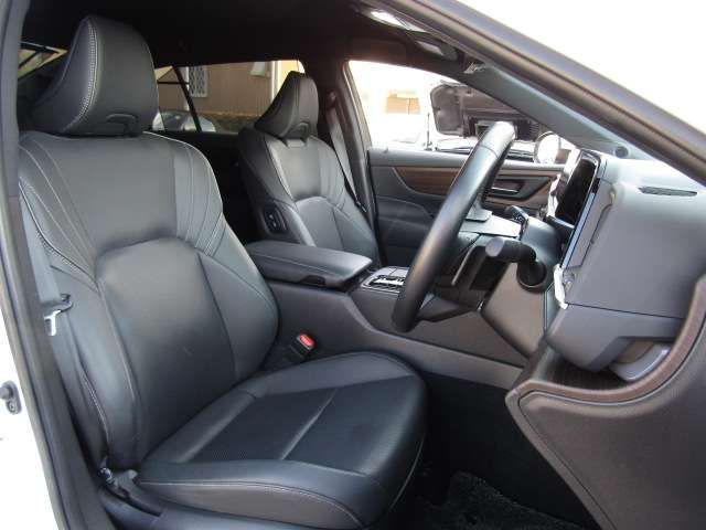 TOYOTA CROWN SEDAN HYBRID 2024 Image 31