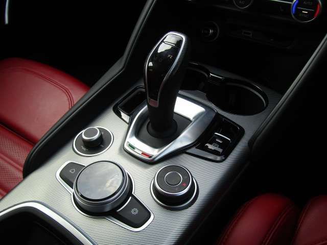 ALFAROMEO GIULIA 2022 Image 31