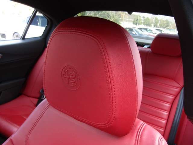 ALFAROMEO GIULIA 2022 Image 31