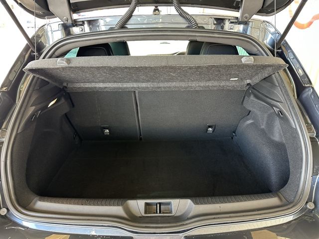 RENAULT MEGANE HATCH 2021 Image 31