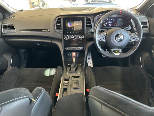 RENAULT MEGANE HATCH 2021 Image 31