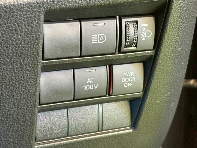 TOYOTA NOAH HYBRID 2022 Image 31