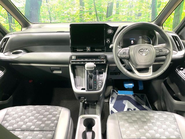 TOYOTA VOXY HYBRID 2025 Image 31