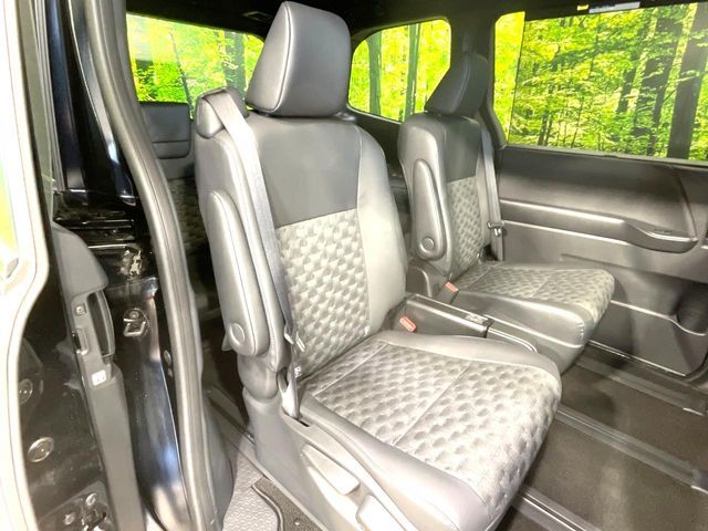 TOYOTA VOXY HYBRID 2025 Image 31