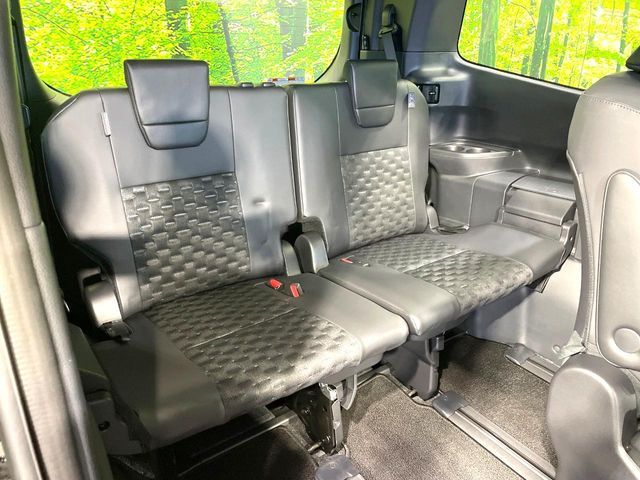 TOYOTA VOXY HYBRID 2025 Image 31