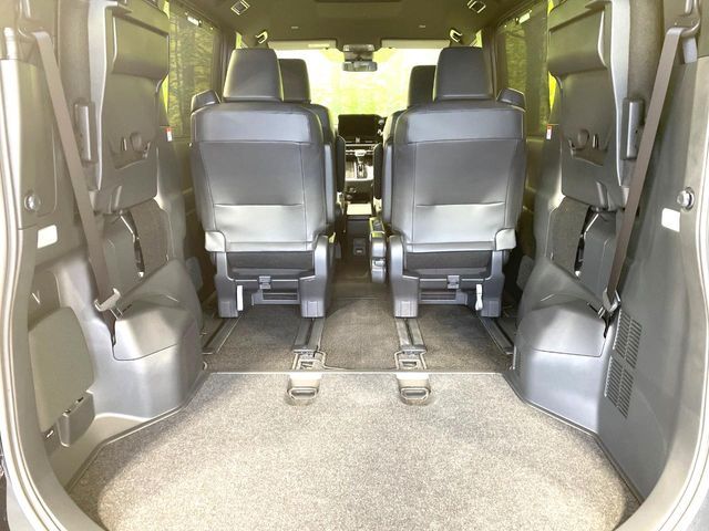 TOYOTA VOXY HYBRID 2025 Image 31