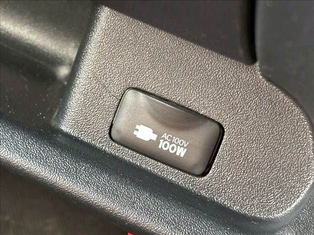 TOYOTA HIACE VAN 4WD 2023 Image 31