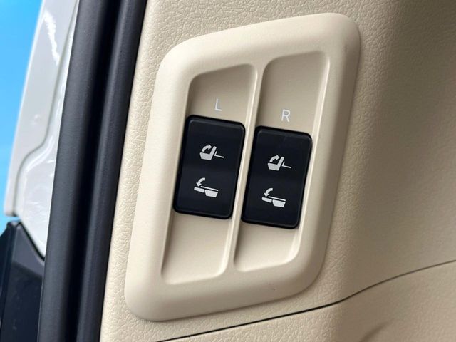 TOYOTA LANDCRUISER PRADO 2023 Image 31