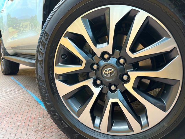 TOYOTA LANDCRUISER PRADO 2023 Image 31