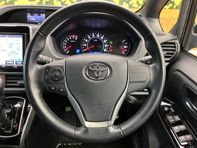 TOYOTA VOXY 2018 Image 31