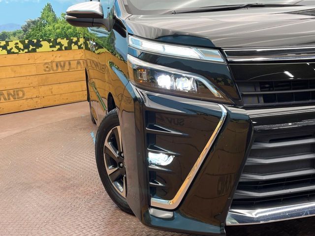 TOYOTA VOXY 2018 Image 31