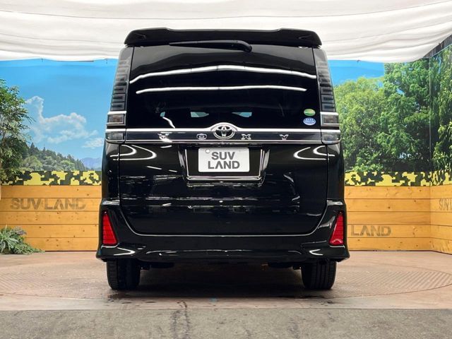 TOYOTA VOXY 2018 Image 31