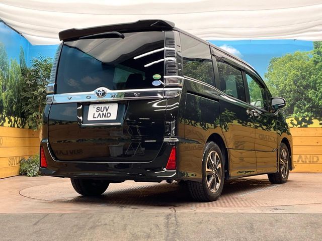 TOYOTA VOXY 2018 Image 31