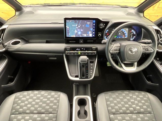 TOYOTA VOXY HYBRID 2025 Image 31