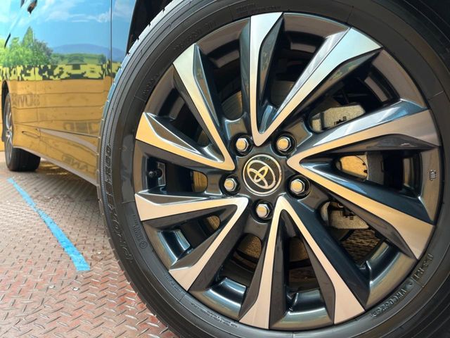 TOYOTA VOXY HYBRID 2025 Image 31