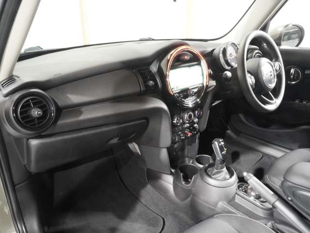 BMW MINI ONE 5DOOR 2019 Image 31