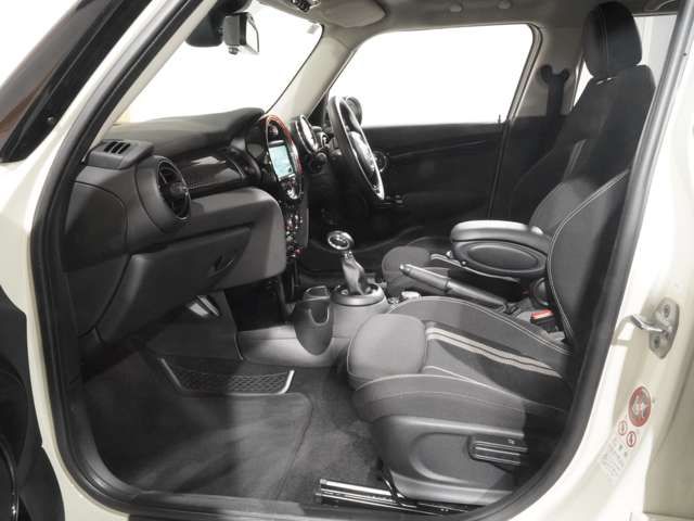 BMW MINI COOPER SD 5 2017 Image 31