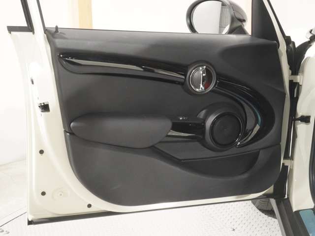 BMW MINI COOPER SD 5 2017 Image 31