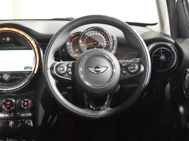 BMW MINI COOPER SD 5 2017 Image 31