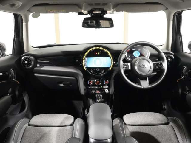 BMW MINI COOPER D 5DOOR 2022 Image 31