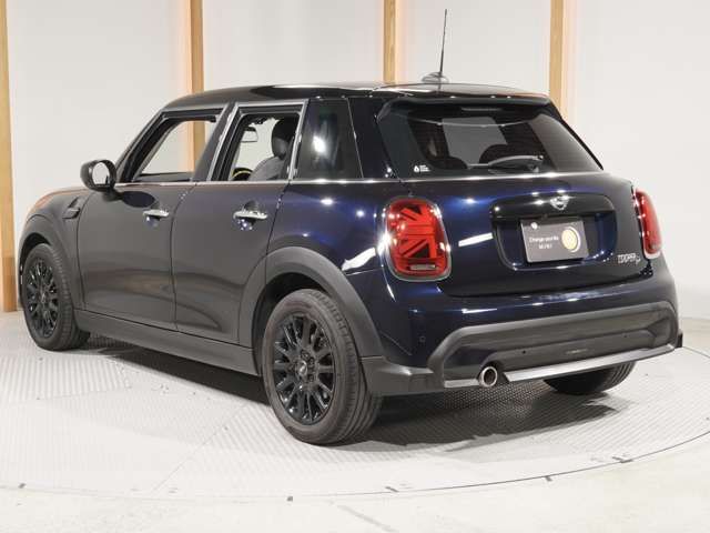 BMW MINI COOPER D 5DOOR 2022 Image 31