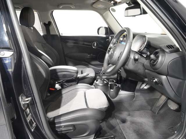 BMW MINI COOPER D 5DOOR 2022 Image 31