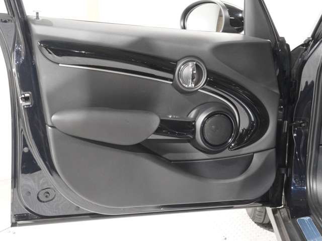 BMW MINI COOPER D 5DOOR 2022 Image 31