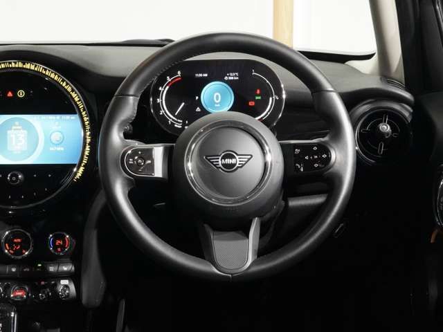 BMW MINI COOPER D 5DOOR 2022 Image 31