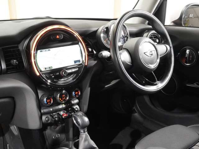 BMW MINI COOPER S 5D 2015 Image 31