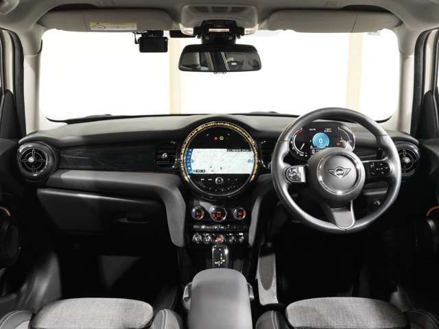 BMW MINI COOPER SD 5DOOR 2022 Image 31