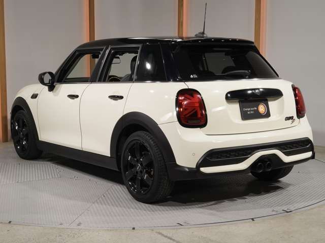 BMW MINI COOPER SD 5DOOR 2022 Image 31