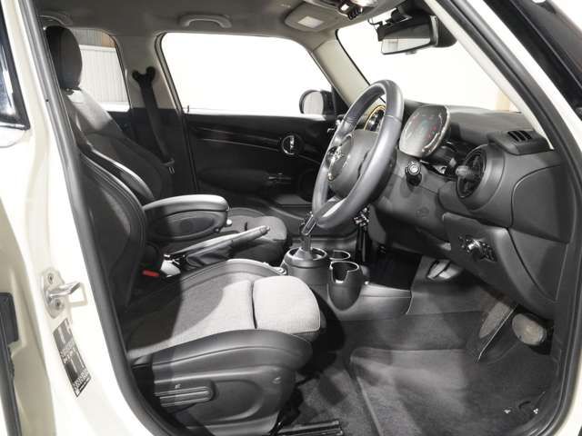 BMW MINI COOPER SD 5DOOR 2022 Image 31