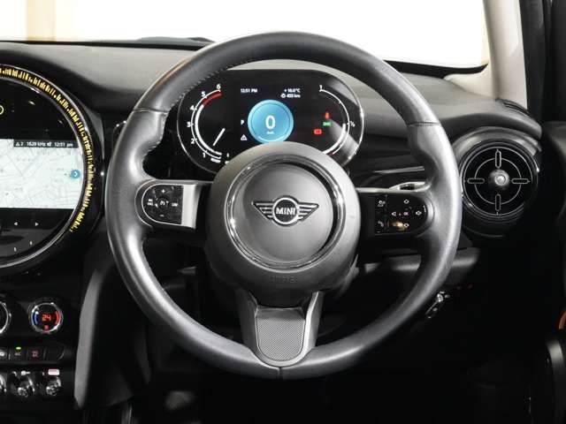 BMW MINI COOPER SD 5DOOR 2022 Image 31