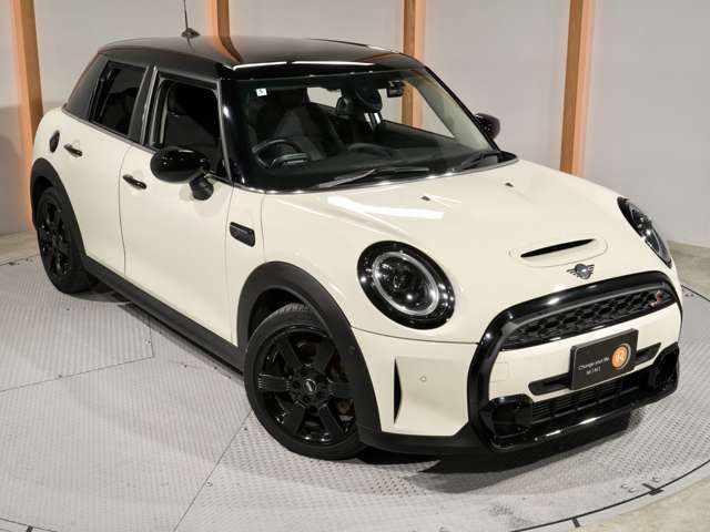 BMW MINI COOPER SD 5DOOR 2022 Image 31