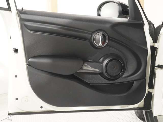 BMW MINI COOPER D 5DOOR 2021 Image 31