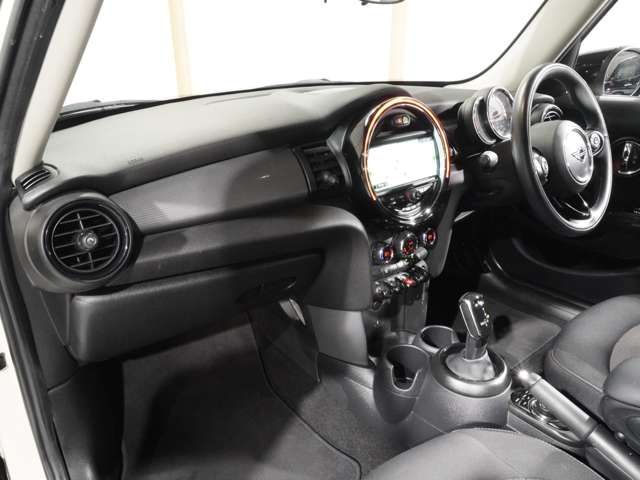 BMW MINI COOPER D 5DOOR 2021 Image 31