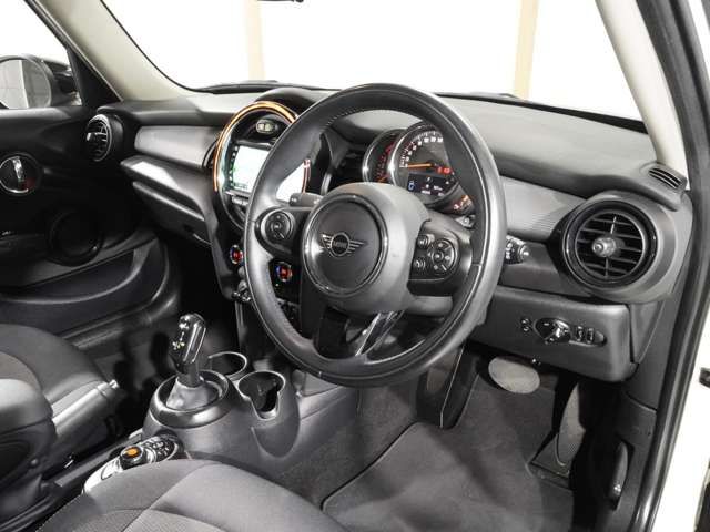 BMW MINI COOPER D 5DOOR 2021 Image 31