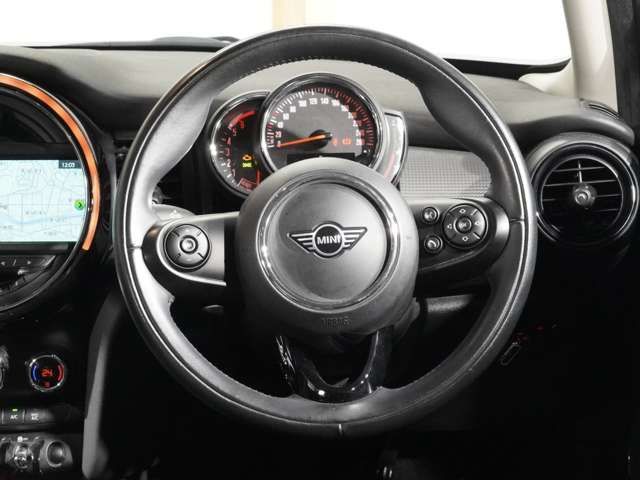 BMW MINI COOPER D 5DOOR 2021 Image 31