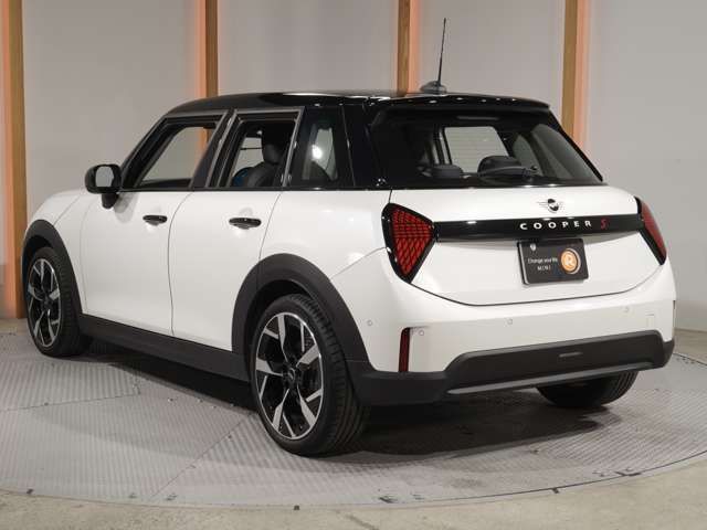 BMW MINI COOPER 5DOOR 2025 Image 31