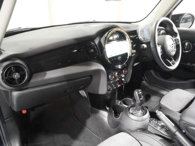 BMW MINI COOPER S 5DOOR 2022 Image 31