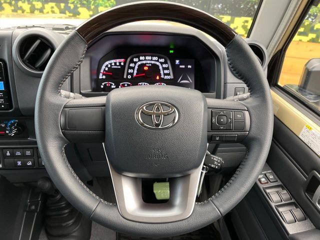 TOYOTA LANDCRUISER 70 2025 Image 31