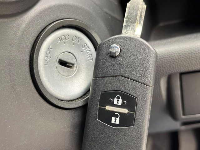 MAZDA DEMIO 2013 Image 31